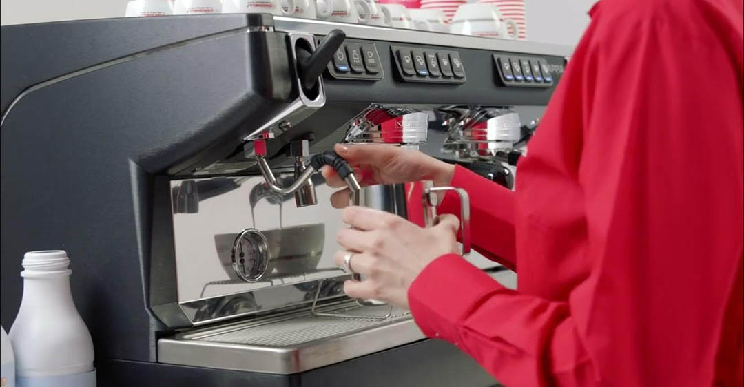 cách sử dụng máy pha cà phê Nuova Simonelli